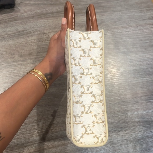 MINI VERTICAL CABAS IN TRIOMPHE CANVAS AND CALFSKIN WITH CELINE PRINT - Picture 3 of 4